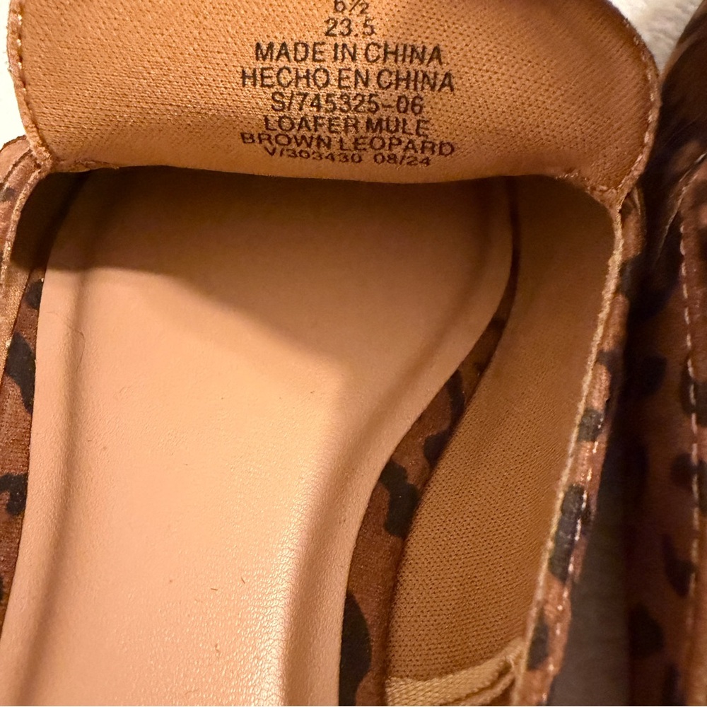 Old Navy  Mule  Size 6.5 - Picture 3 of 3